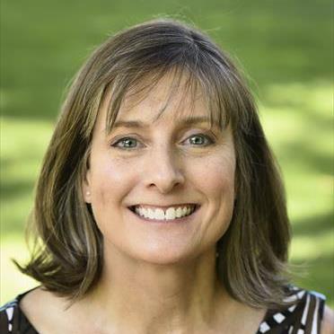 Photo of Leslie Stone-Roy